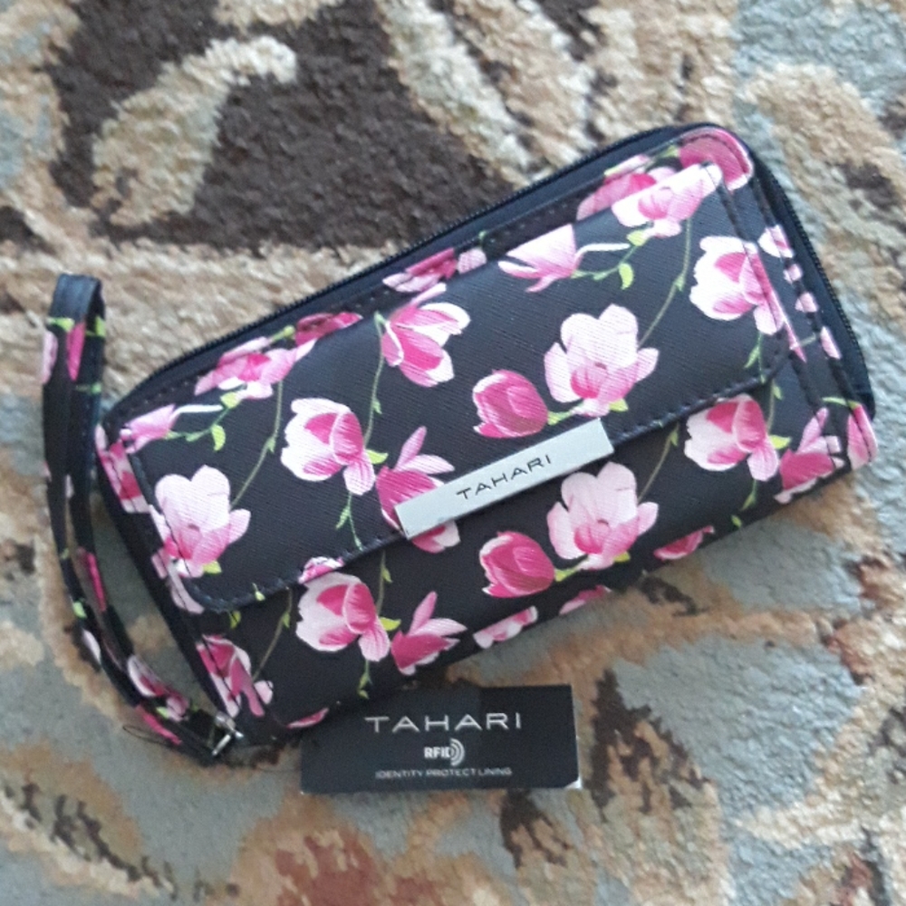 3x*Host Pick*Tahari RFID pretty wristlet - Picture 10 of 16